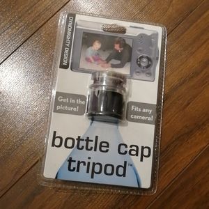 (3/$15) NWT bottle cap tripod
